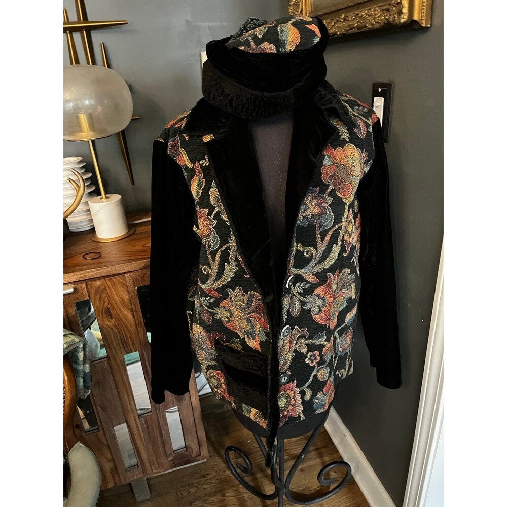 Women's 1980’s Vintage Floral Tapestry Velvet Shearling Jacket w bucket Hat XL